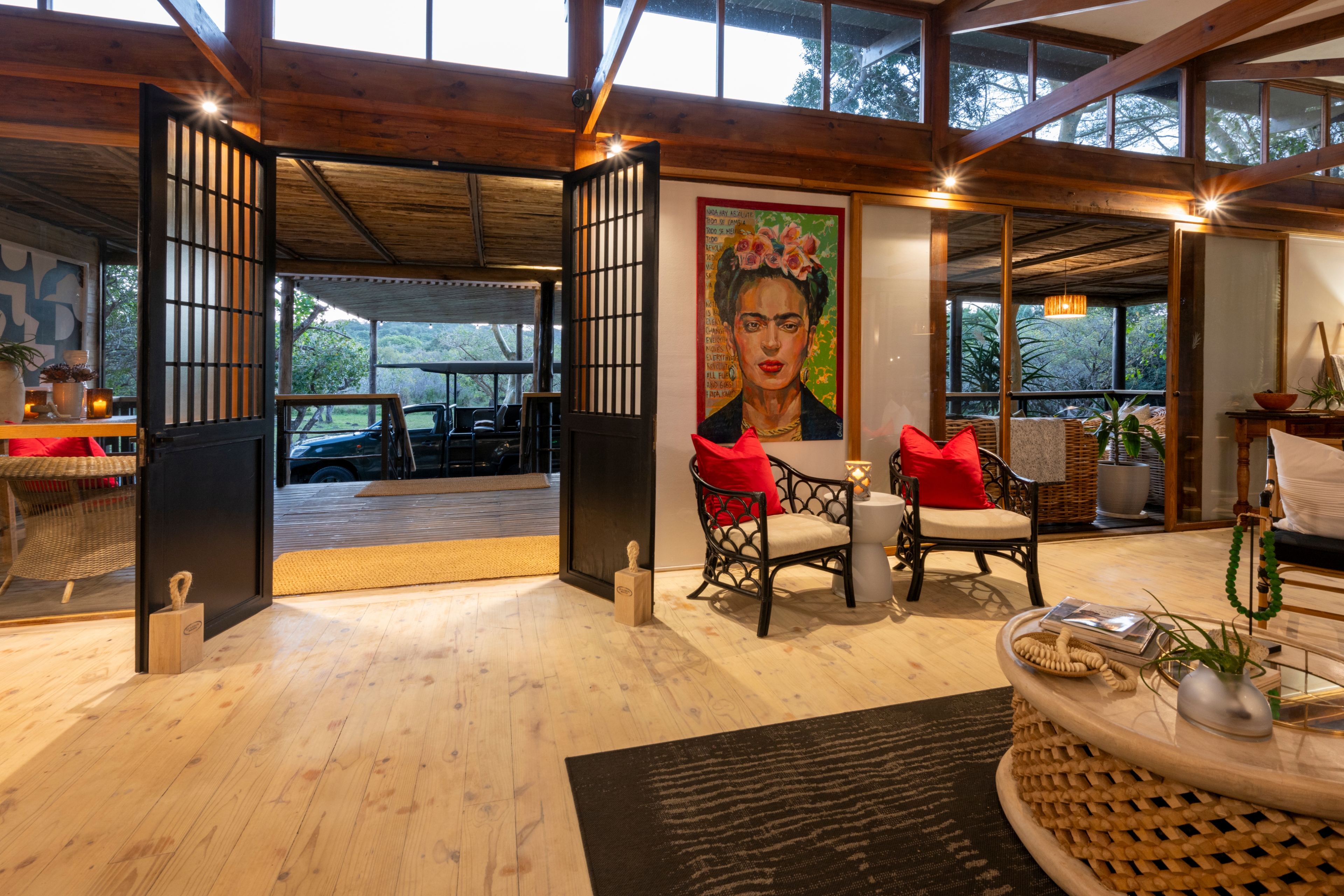 image of makakatana lounge